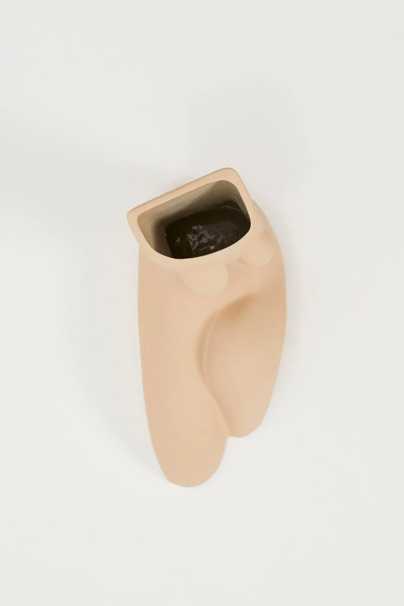 Beige Female Figure Vase 14Cm Tall By 18Cm Wide - Image 4