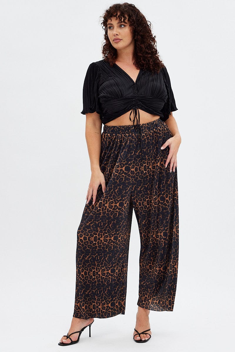 Black Crop Top Short Sleeve V-neck Ruched Front Plisse - Image 2
