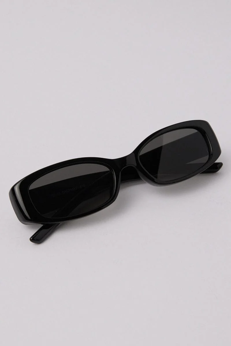 Black Square Sunglasses - Image 3