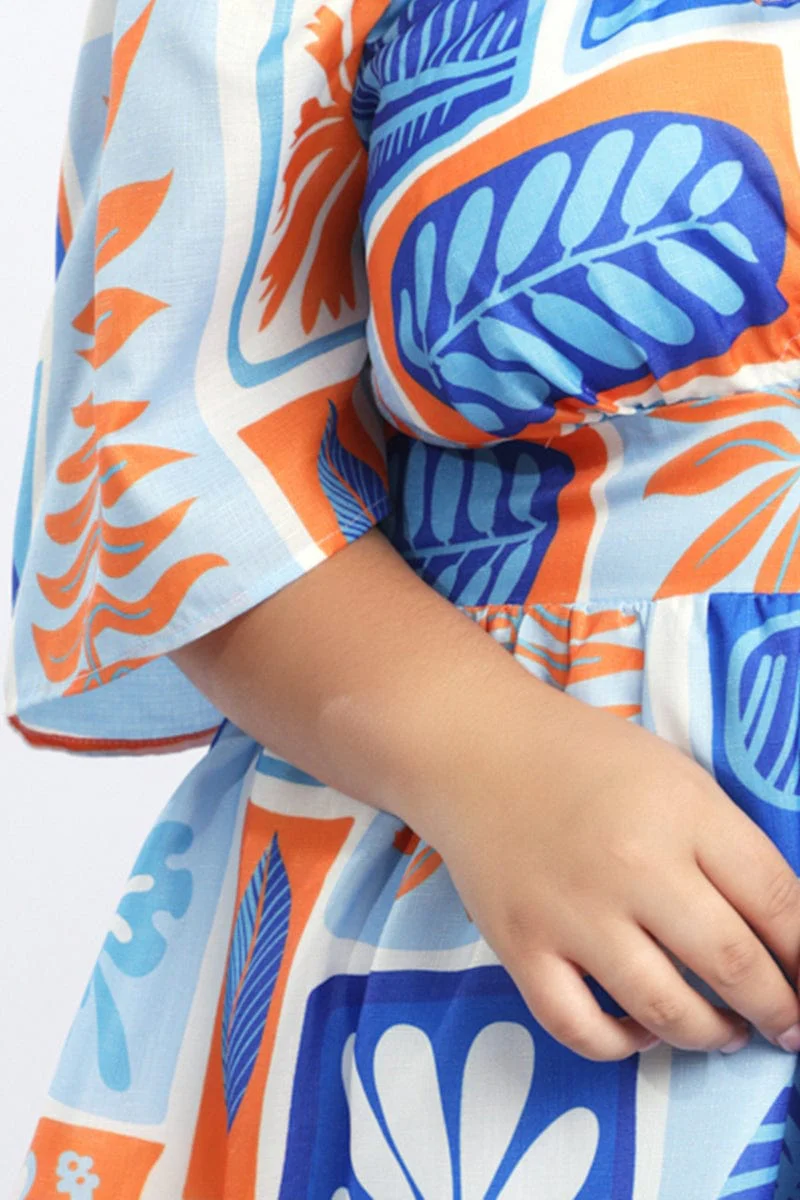 Blue Abstract Peephole Flare Sleeve Mindress - Image 5