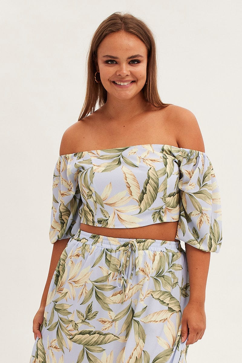 Blue Print Crop Top Short Sleeve Shirred Back - Image 3