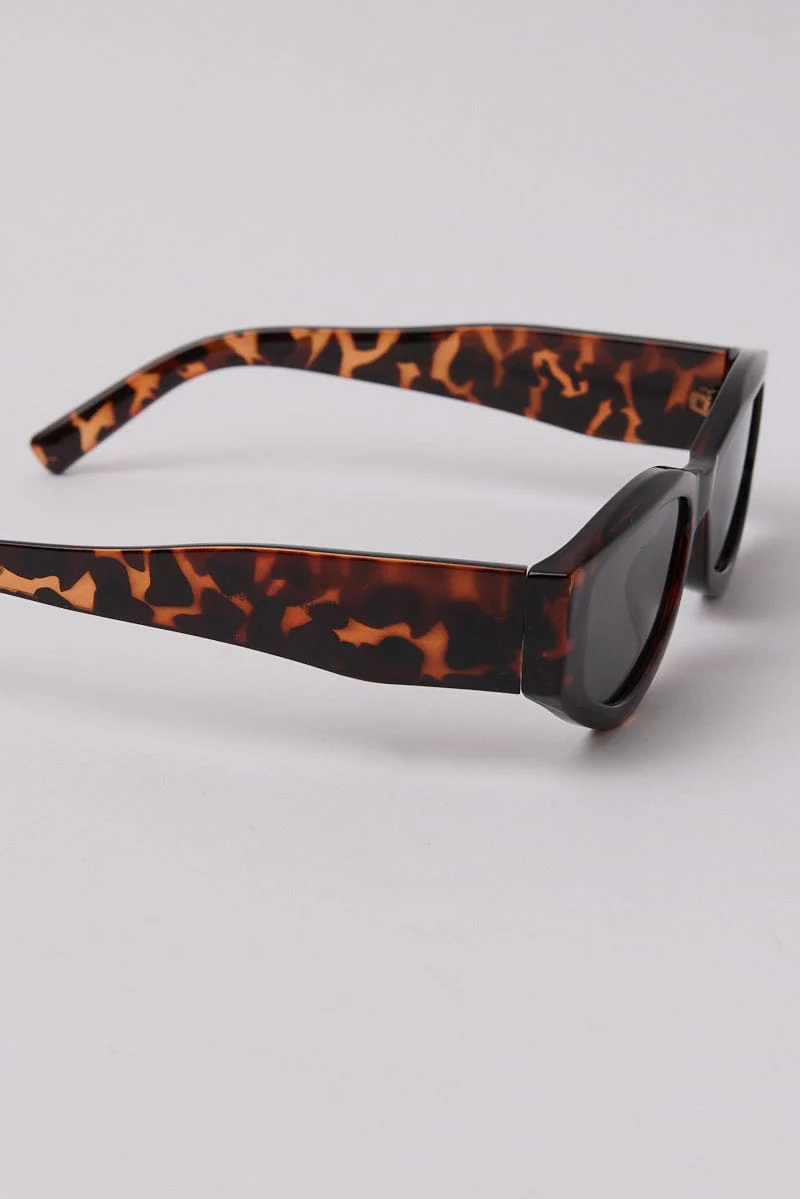 Brown Animal Print Fashion Sunglasses - Image 3