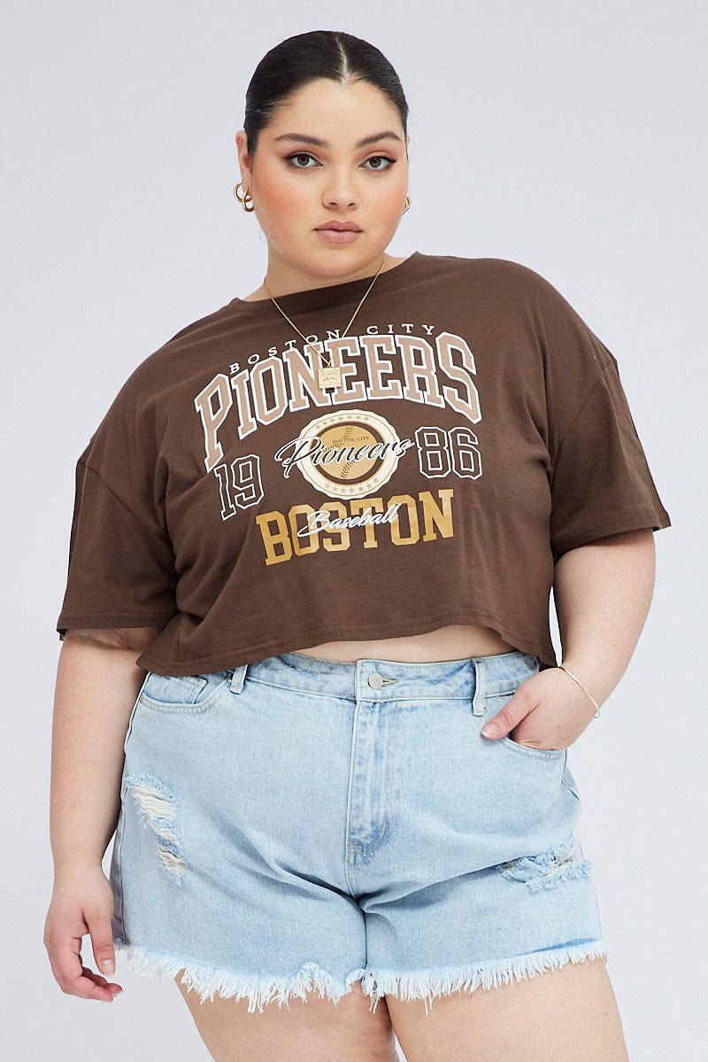 Brown Graphic T-shirt Short Sleeve Crew Neck