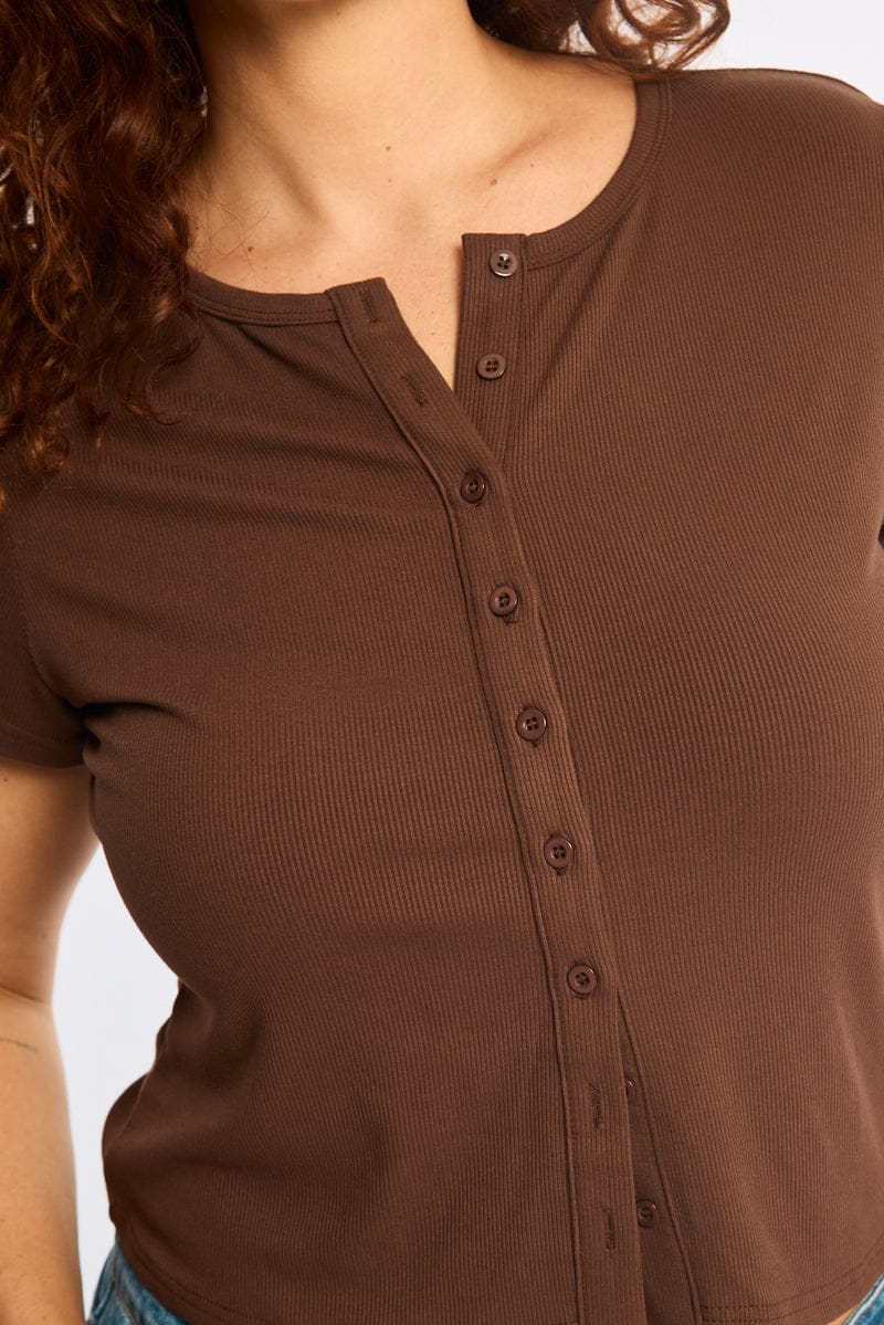 Brown Top Short Sleeve Button Front Rib - Image 5