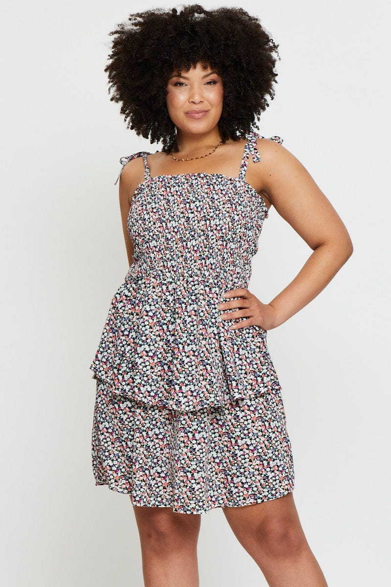 Ditsy Print Plus Sleeveless Shirred Tiered Skater Dress - Image 3