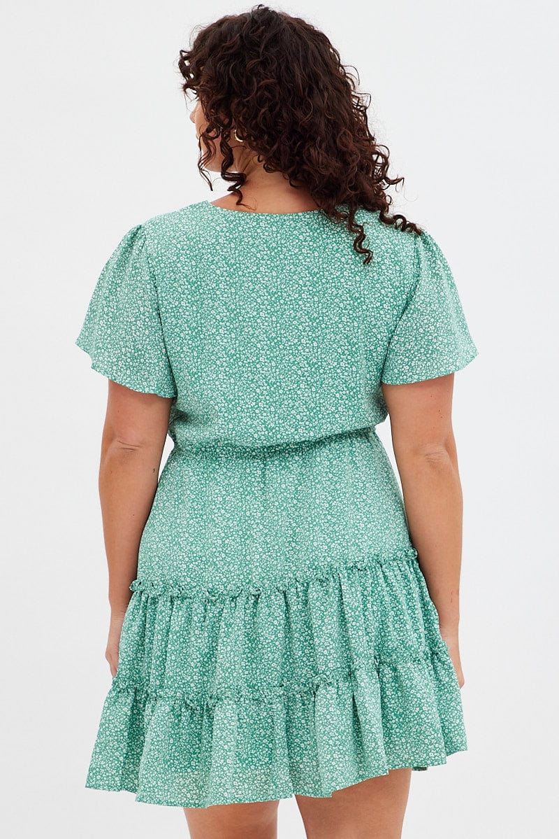 Green Ditsy Fit And Flare Dress Short Sleeve V-neck Tiered - Image 5