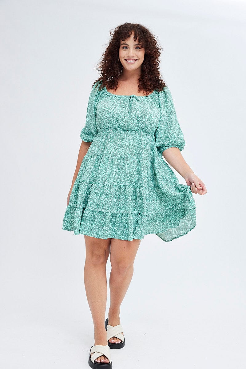 Green Ditsy Scoop Tiered Dress 3/4 Sleeve Gather Bust - Image 2