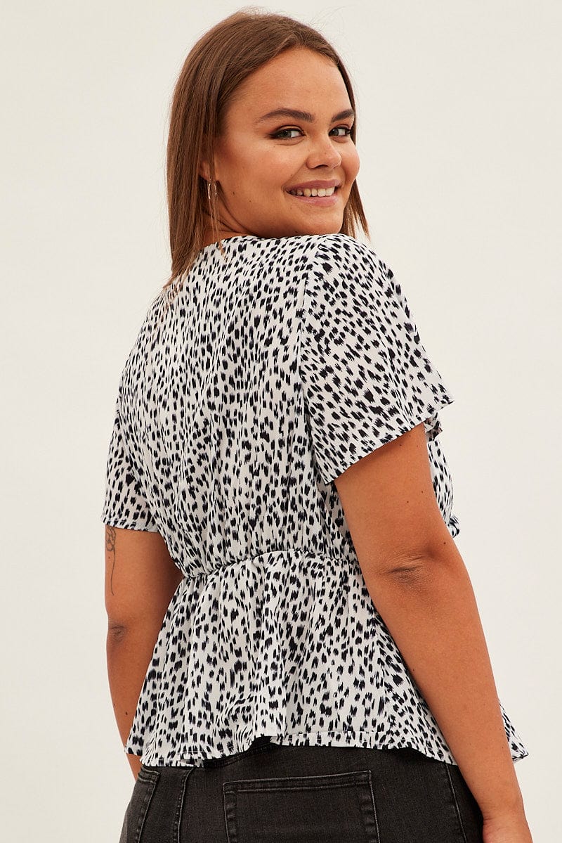 White Geo Tie Front Top Short Sleeve V-neck - Image 5