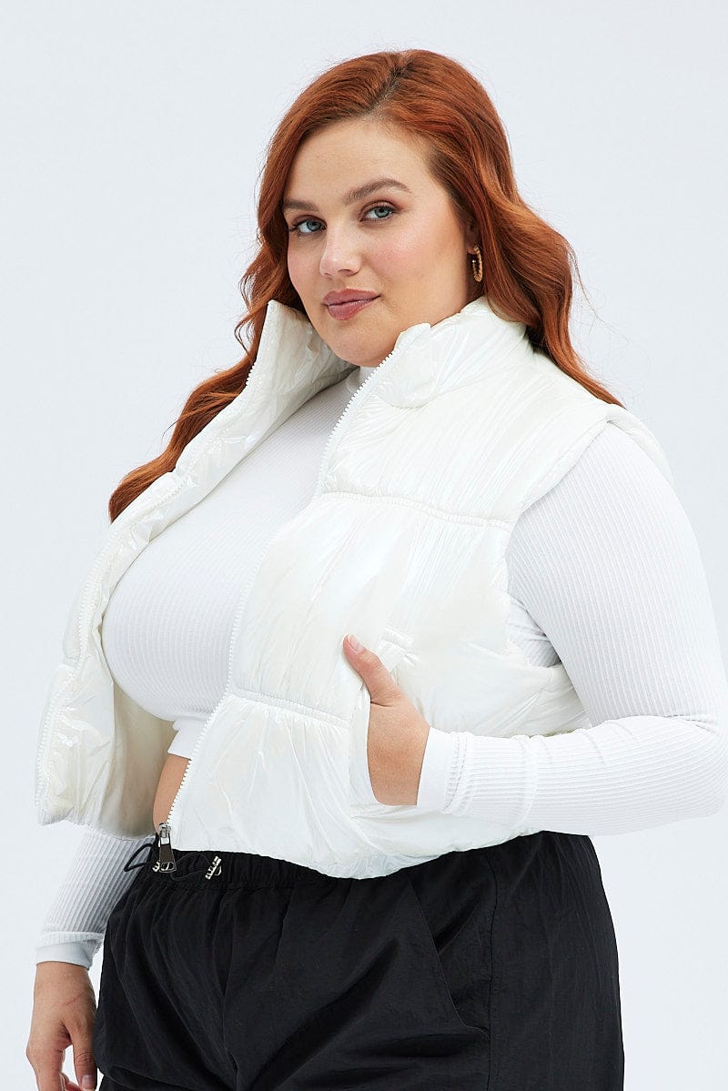 White Puffer Vest Sleeveless Shiny Crop - Image 4