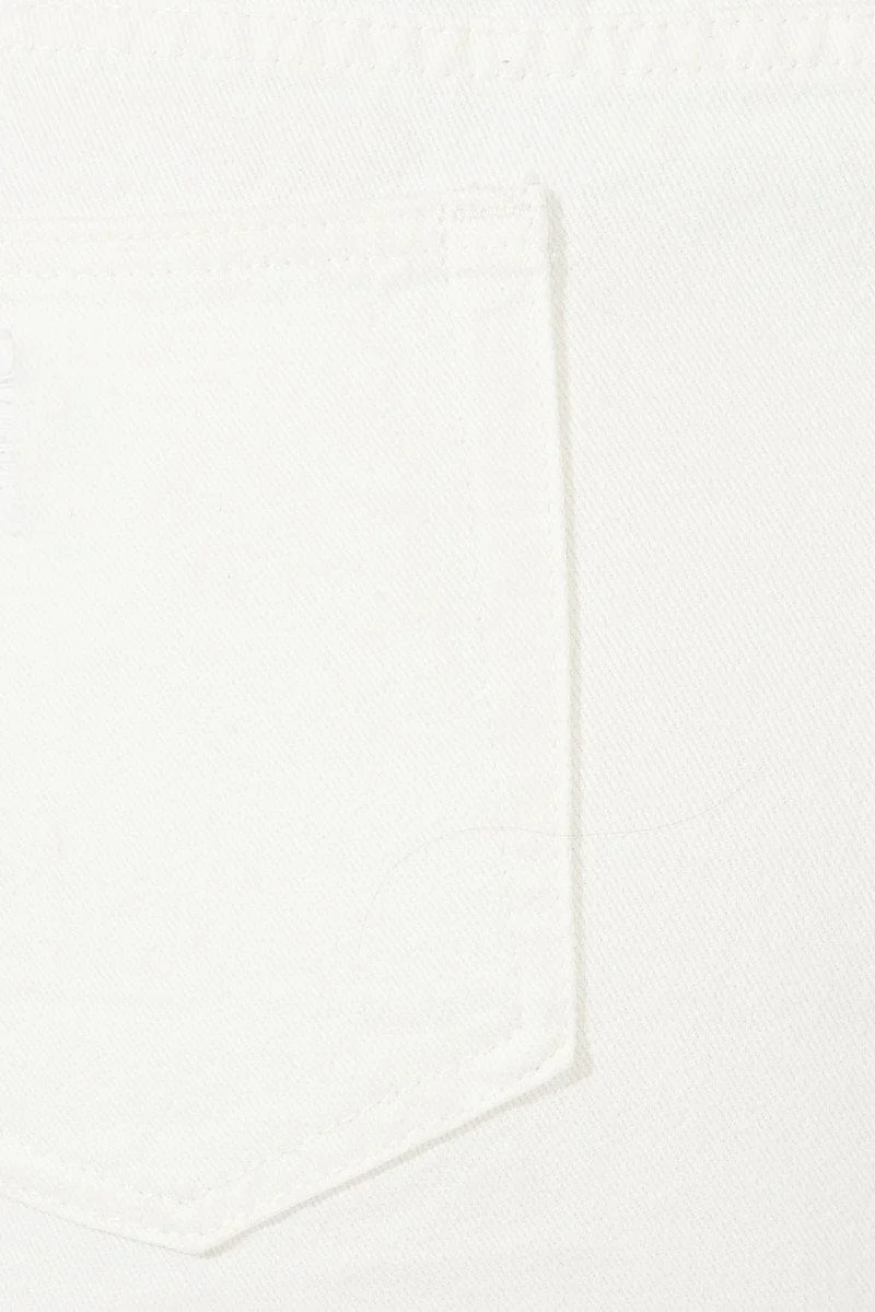 White Relaxed Shorts Mid Rise - Image 6