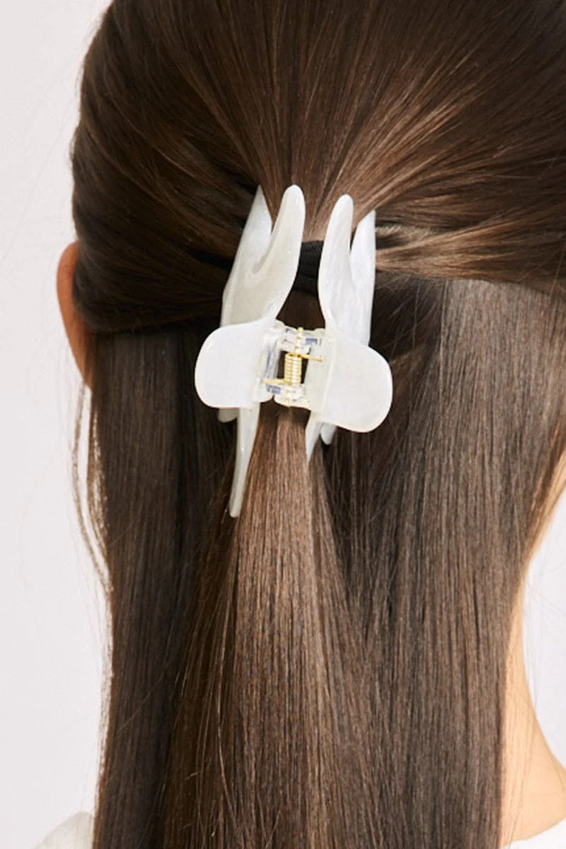 White Starfish Claw Clip - Image 2